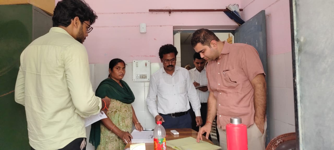सर्पदंश के दृष्टिगत एंटी स्नेक वेनम की पर्याप्त उपलब्धता हर समय सुनिश्चित रखी जाए- डीएम डॉ अमित पाल।
