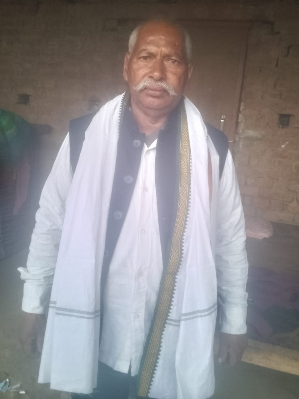 लौंदा गांव के पास तेज रफ्तार कार ने वृद्ध को मारा धक्का, इलाज के दौरान ट्रामा सेंटर में मौत।